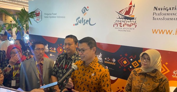 Hadiri Rakernas IAI di Makassar, Prof Taruna Ajak Industri Farmasi Nasional Tembus Pasar Global