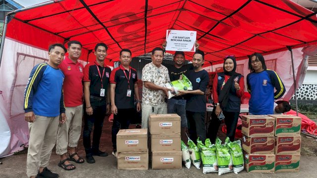 Alfamidi salurkan bantuan kepada masyarakat terdampak banjir di Bantaeng. (Foto: ist)