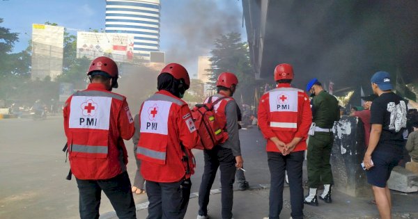 PMI Makassar Siagakan Tim Medis di Tengah Aksi, Relawan Hadir di Garis Depan Kemanusiaan