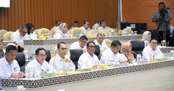 Produksi Surplus 3,7 Juta Ton, Komisi IV Apresiasi Mentan Amran