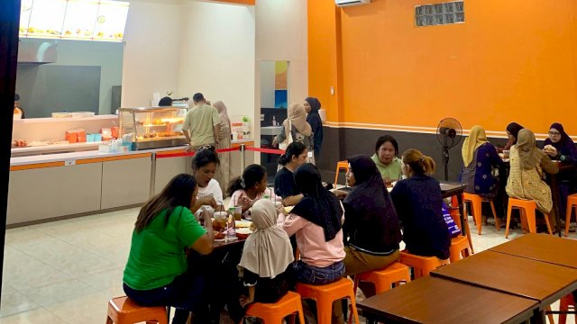 Almar Fried Chicken Tual Diserbu Warga, Sajikan Cita Rasa Arab Saudi yang Unik