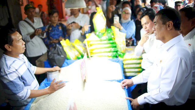 Harga Beras Mulai Turun, Mentan Amran Sidak Pasar Panorama Bengkulu