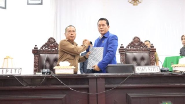 DPRD Luwu Utara gelar rapat Paripurna untuk Penyerahan Ranperda Perubahan APBD 2025 ||hamsul@harian.news 
