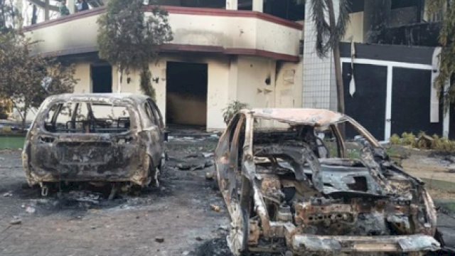 Kondisi Gedung DPRD Kota Makassar usai dibakar pendemo. (Foto: ist)