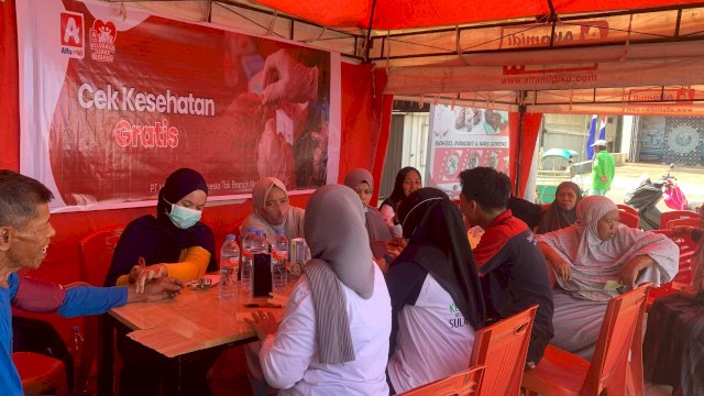 Ratusan Warga Sidrap Ikuti Cek Kesehatan Gratis di Alfamidi Tanru Tedong