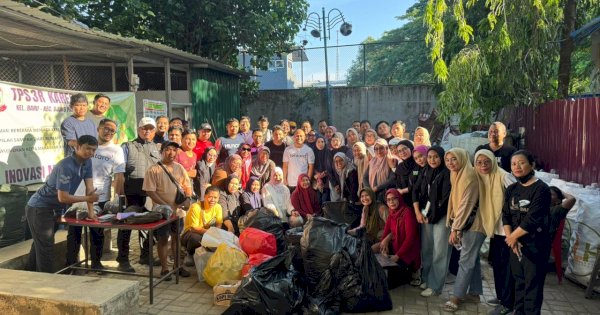 Peringati WCUD 2025, Diskominfo Makassar Gelar Kerja Bakti dan Kunjungi TPS3R