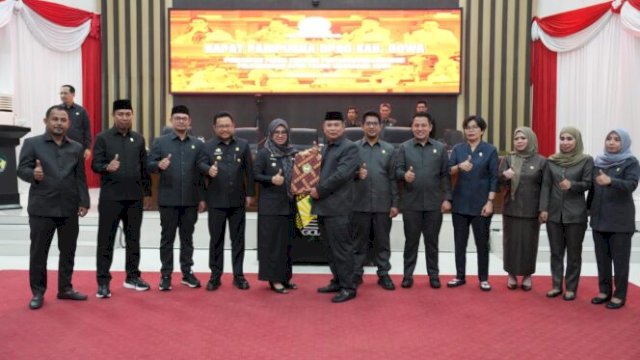 DPRD Gowa tetapkan pengelolaan APBD 2024 Pemkab Gowa jadi Perda || handover