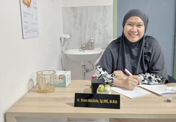 Profil dr. Diana Muchsin, Sp.DVE, M.Kes: Dokter Spesialis Kulit dan Kelamin yang Ramah dan Profesional di Makassar