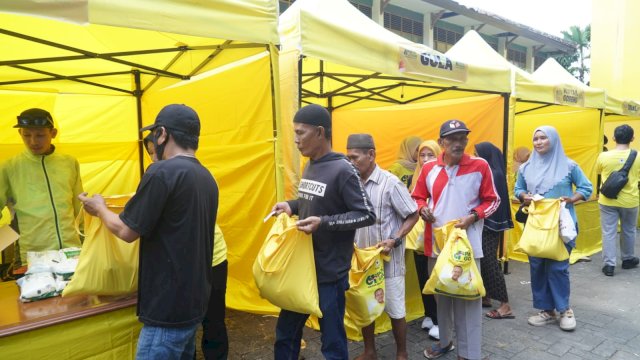 Seribu Paket Sembako Golkar Sulsel Ringankan Beban Warga