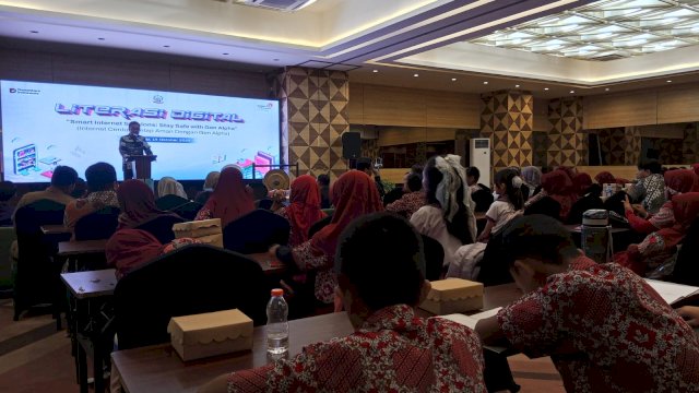 Workshop Literasi Digital di Makassar Bentuk Generasi Muda Cerdas dan Tangguh Hadapi Dunia Maya