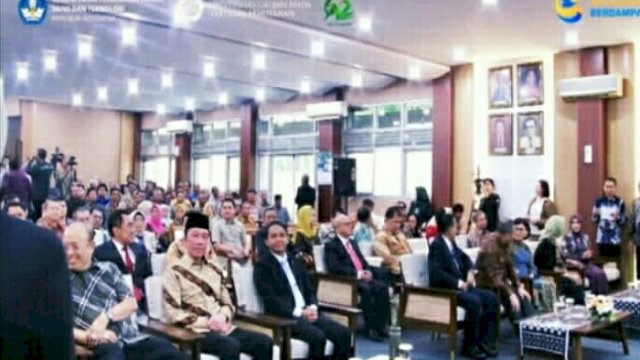 Jokowi hadir di acara Dies Natalis Fakultas Kehutanan UGM (YouTube) 