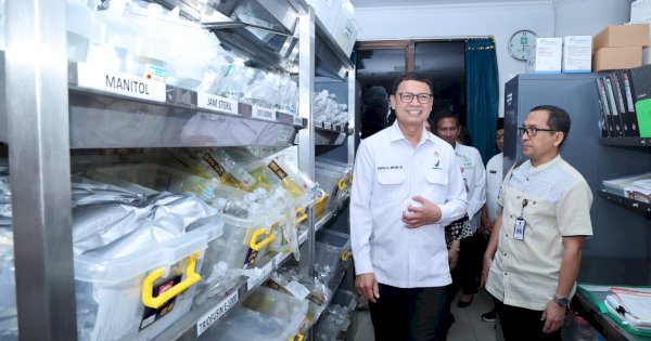 Taruna Ikrar Kunjungi RSUD Dr. Soetomo Surabaya, Tanam pohon dan Pastikan Keamanan dan Kedaulatan Obat Nasional