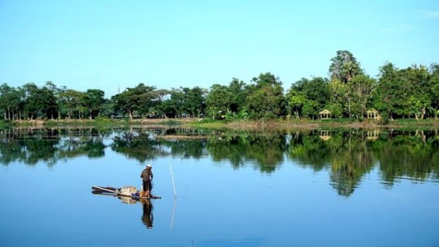 Pemandangan Danau Mawang yang kini tergerus, dengan penimbunan lahan di tepi danau ||yusrizal@harian.news 