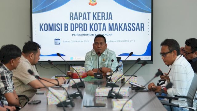 Badan Pendapatan Daerah Kota Makassar menghadiri undangan Dewan Perwakilan Raktar Daerah terkait rapat kerja bersama mitra komisi B DPRD Makassar.