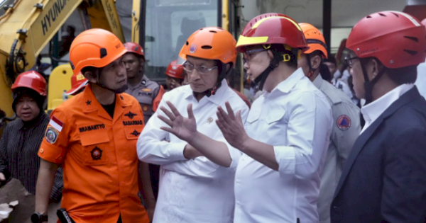 Bangunan Pesantren Al Khoziny Ambruk, Menag Tinjau Korban dan Salurkan Bantuan