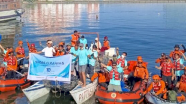 BPBD Makassar dan Novotel Gelar Aksi Bersih Pantai Losari