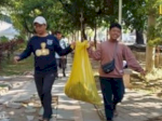 Dinas Kebudayaan Makassar Gelar Kerja Bakti di Taman Macan Peringati World Cleanup Day 2025