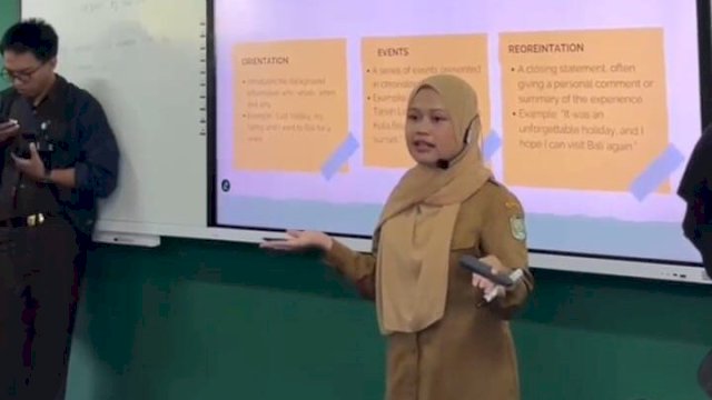 PT Solusi Sinergi Digital Tbk (Surge) dan Huawei Indonesia menghadirkan ruang kelas pintar Dual-Location Smart Classroom pertama di Indonesia. (Foto: dok. Surge)
