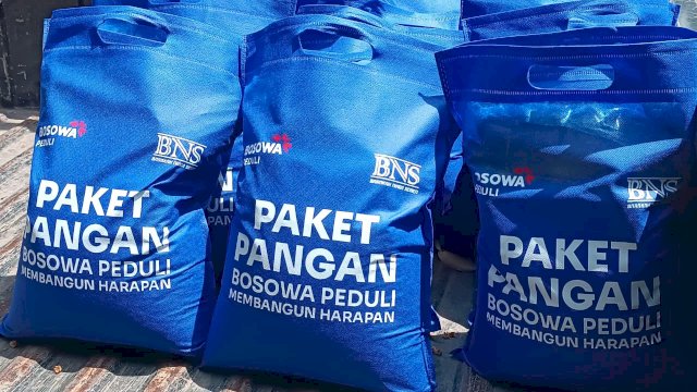 Paket pangan untuk imam dan marbot masjid. (Foto: Bosowa Peduli)
