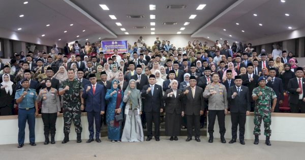 Lantik Direksi dan Dewas BUMD, Walikota Makassar Tekankan Profrsionalisme dan Transparansi