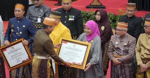 Pemkot Makassar Borong Tiga Penghargaan di Hari Jadi Sulsel ke-356