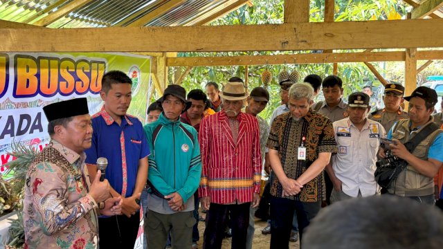 OJK menggandeng pemerintah daerah untuk menggelar kegiatan literasi dan inklusi keuangan di Kabupaten Mamasa dan Kota Parepare.  (Foto: OJK)