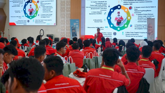 Pertamina Patra Niaga Regional Sulawesi menggelar kegiatan Pembekalan Operator SPBU di Aula Bright Gas, Pertamina Patra Niaga Regional Sulawesi, Makassar, Selasa (4/11/2025). 