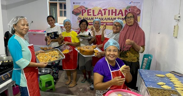 Pertamina Patra Niaga Sulawesi Berdayakan Ibu-Ibu Lewat Pelatihan Olahan Makanan