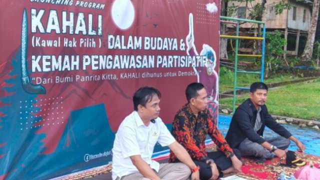 Peluncuran gerakan "Kahali" di Situs Sejarah Topekkong dengan peserta yang hadir, seperti kader pengawasan dan tokoh masyarakat || irman@harian.news 