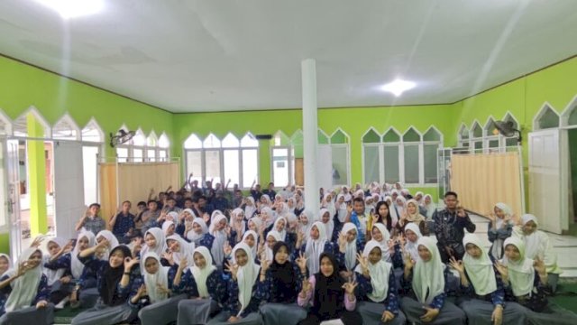Deskripsi: KemenHAM Sulsel ajak pelajar Takalar bergabung dalam Koppeta HAM ||doc_kanwilkemenhamsulsel