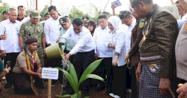 Percepat Hilirisasi Kelapa Nasional, Mentan Amran Launching Gerakan Menanam Lima Juta Kelapa di Selayar