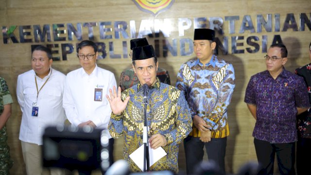 Amran Sulaiman Copot Pegawai Kementan yang Palak Petani Ratusan Juta