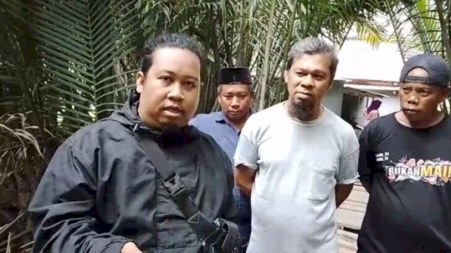 Calon Ketua RW, berdiskusi dengan warga tentang masalah sampah dan infrastruktur ||yoz@harian.news 