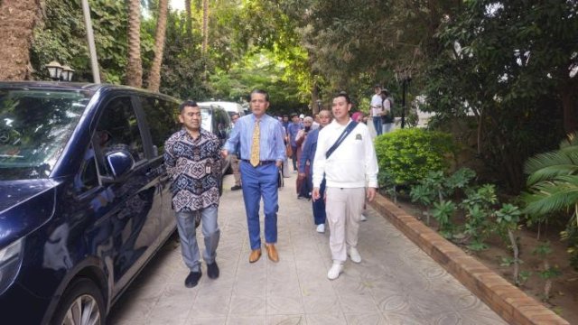 Bupati Pangkep, Muhammad Yusran Lalogau berkunjung ke kantor KBRI di Kairo, Mesir, Senin (3/11/2025).. Membersamai Dubes Lutfi Rauf, MYL dan Ketua Baznas Pangkep, Kiyai Arief Arfah ||handover_humaspemkabpangkep