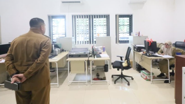 Wali Kota Munafri Lakukan Sidak Pelayanan di Balai Kota, Temukan Ruangan Tanpa Pegawai