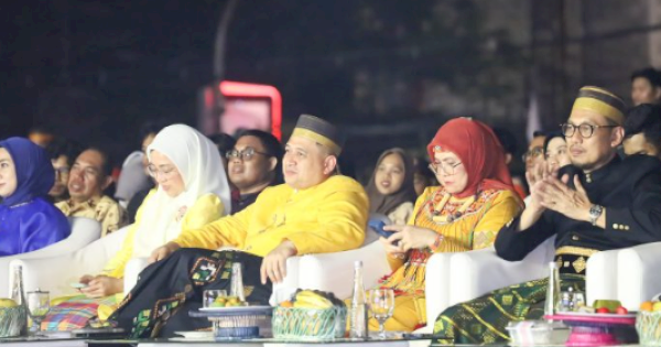 Munafri-Aliyah Apresiasi Kreativitas Masyarakat Lokal lewat Entertainment 100% Makassar HUT Kota ke-418