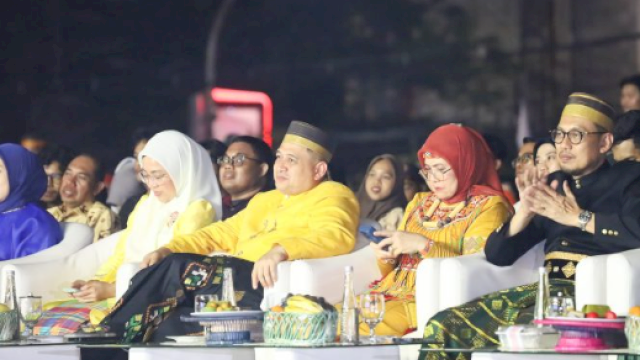 Munafri-Aliyah Apresiasi Kreativitas Masyarakat Lokal lewat Entertainment 100% Makassar HUT Kota ke-418