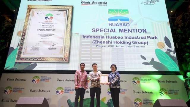 PT Baoshuo Taman Industry Investment Group (BTIIG) atau Huabao Indonesia saat menerima penghargaan. (Foto: Huabao)