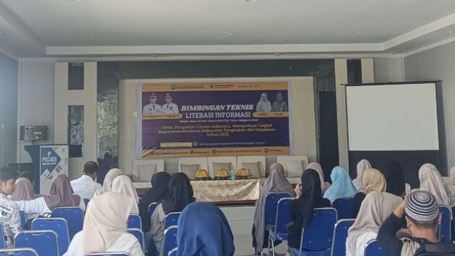Bimbingan Teknis Literasi Informasi selama dua hari, 23–24 Juli 2025, di Gedung Layanan Perpustakaan Daerah Kabupaten Pangkep ||handover 