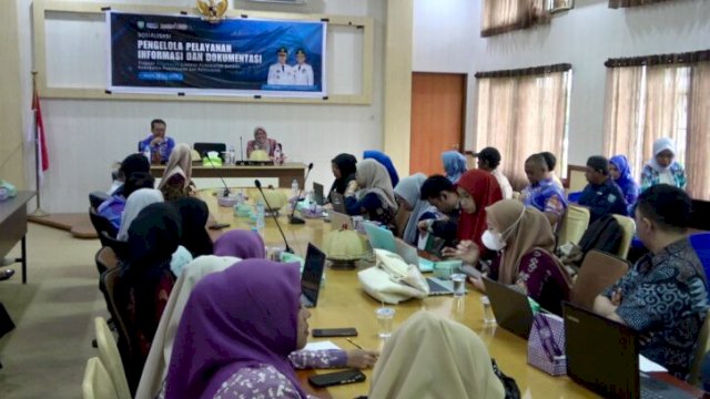 sosialisasi Pejabat Pengelola Informasi dan Dokumentasi (PPID), yang digelar di Ruang Rapat Wakil Bupati Pangkep, Kamis (31/7/2025) ||handover 
