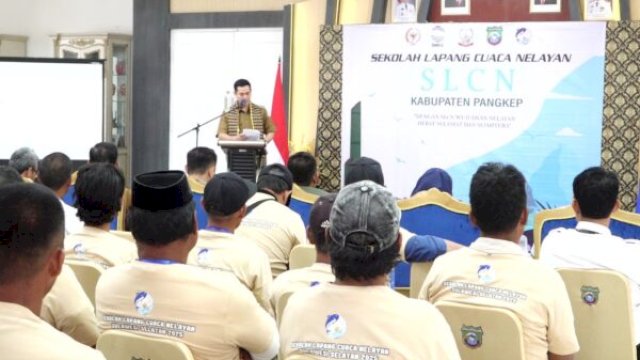 Bupati Pangkep buka kegiatan Sekolah Lapang Cuaca Nelayan (SLCN) Untuk meningkatkan keselamatan dan kesejahteraan nelayan, digelar di Aula Rumah Jabatan Bupati Pangkep, Senin (13/10/2025) ||handover 