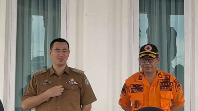 Pemerintah Kabupaten Pangkep melalui Badan Penanggulangan Bencana Daerah (BPBD) menyalurkan bantuan awal tanggap darurat kepada warga terdampak angin puting beliung yang terjadi pada Minggu (26/10/2025) di wilayah Pulau Karanrang ||handover 