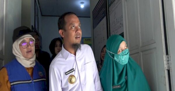 Gubernur Andi Sudirman Pantau Langsung Pelayanan Kesehatan di Kepulauan Pangkep