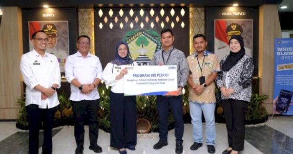 BRI Sungguminasa Serahkan Ambulance Program BRI Peduli TJSL kepada Pemerintah Kabupaten Gowa