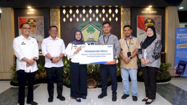 BRI menyerahkan ambulance melalui Program BRI Peduli TJSL kepada Pemerintah Kabupaten Gowa untuk mendukung layanan kesehatan ||Ist_yoz@harian.news