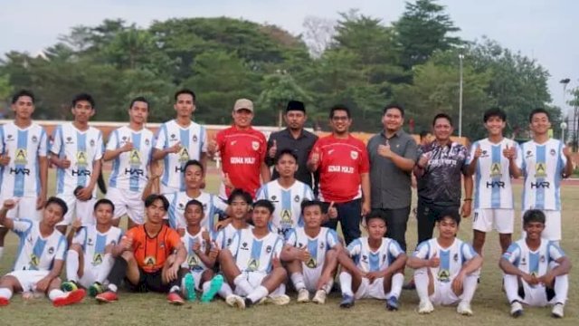 Dua Wakil Ketua DPRD Gowa Manager Tim Sepakbola U-20 Kecamatan Somba Opu ||handover_yoz@harian.news 