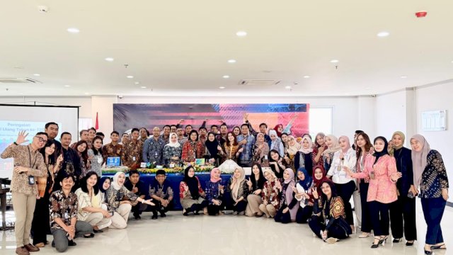 Rayakan Usia 130 Tahun, BRI Panakkukang Berbagi Kue untuk Nasabah