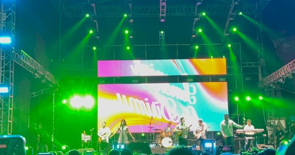 Ten2Five dan Hivi Obati Rindu Penggemar Makassar Lewat Event Musik Beyond The Stage