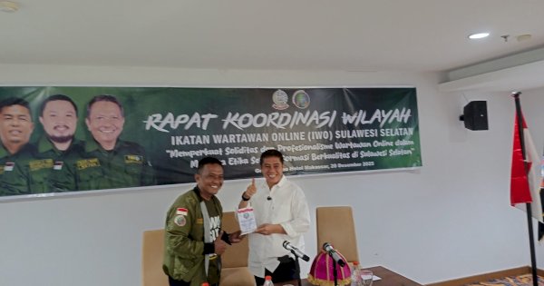 Deng Ical Buka Rakorwil IWO Sulsel, Dorong Jurnalis Kawal Ruang Digital Sehat