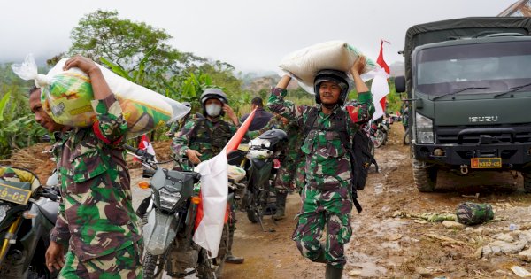 100 Prajurit TNI Bermotor Salurkan 10 Ton Bantuan Pangan ke Bener Meriah